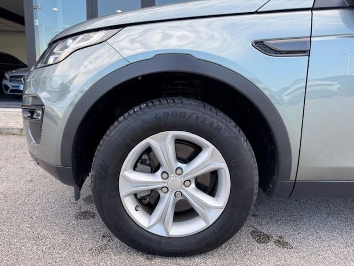 Land Rover Discovery Sport 2.0 TD4 150 CV HSE Luxury (10)