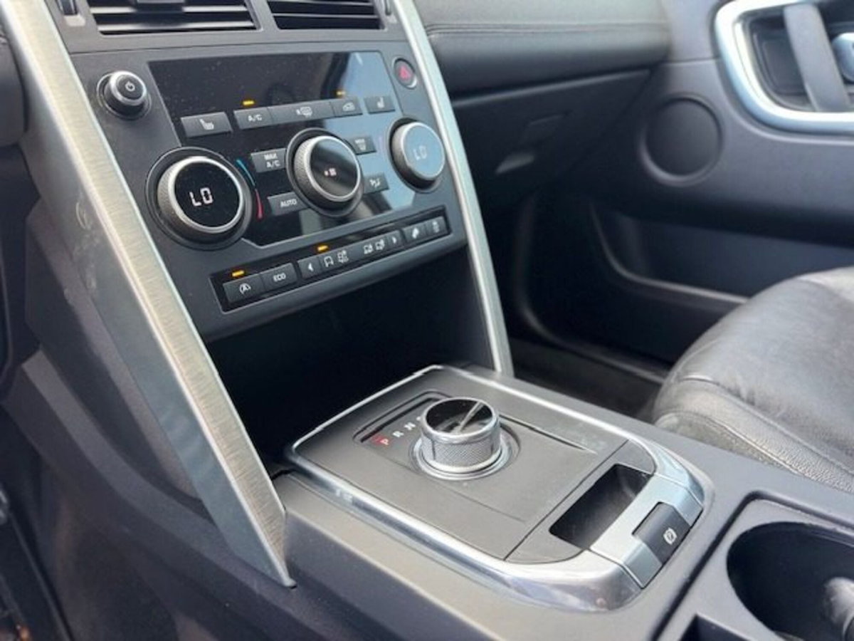 Land Rover Discovery Sport 2.0 TD4 150 CV HSE Luxury (5)