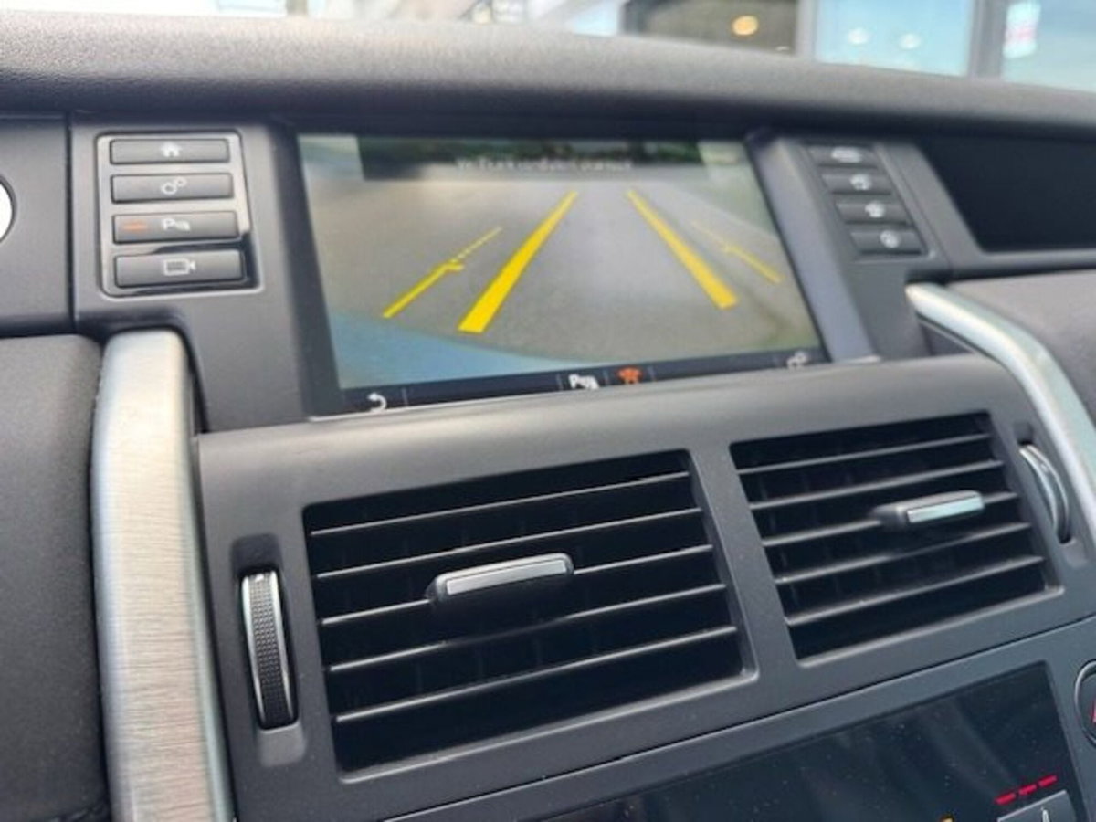 Land Rover Discovery Sport 2.0 TD4 150 CV HSE Luxury (7)