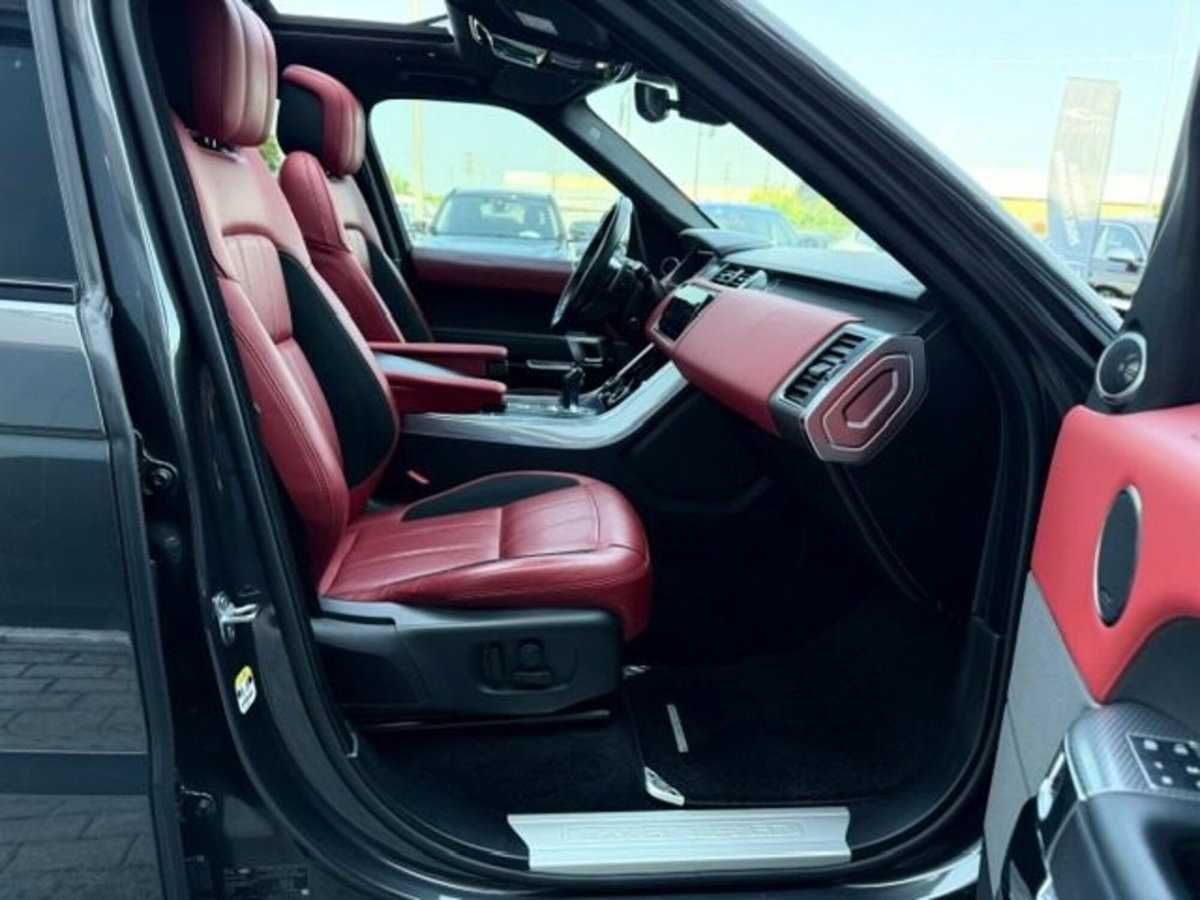 Land Rover Range Rover Sport 3.0D l6 249 CV HSE Dynamic Stealth (11)
