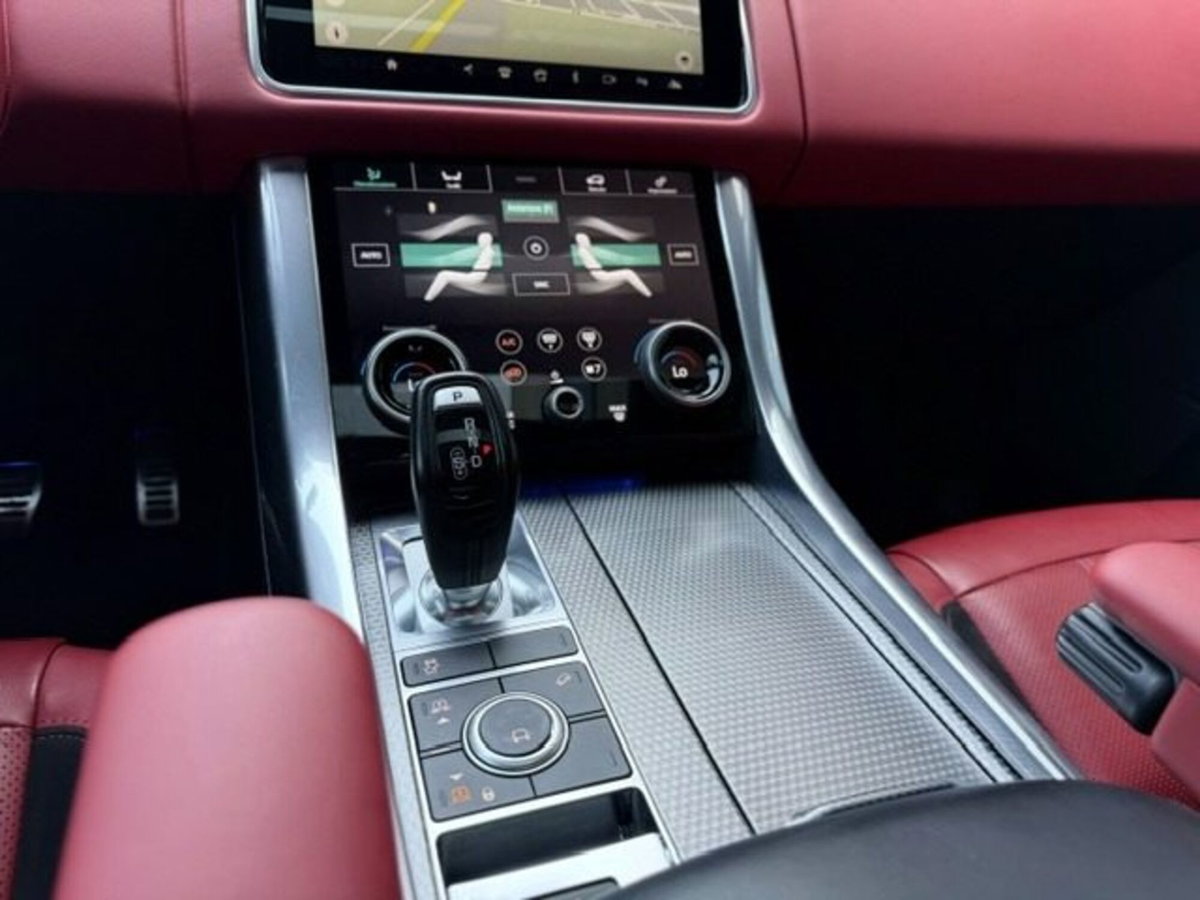 Land Rover Range Rover Sport 3.0D l6 249 CV HSE Dynamic Stealth (16)