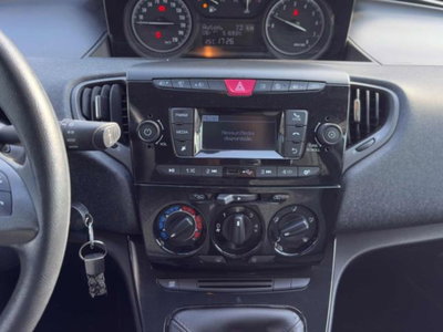 Lancia Ypsilon 1.2 69 CV 5 porte Platinum (10)