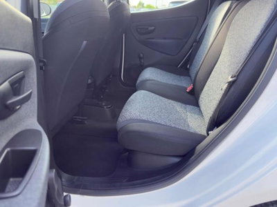 Lancia Ypsilon 1.2 69 CV 5 porte Platinum (13)