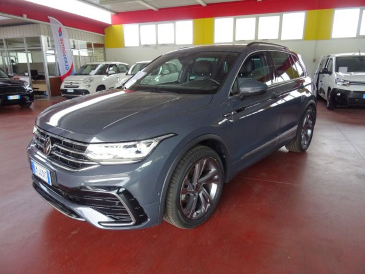 Volkswagen Tiguan 2.0 TDI 150 CV SCR DSG 4MOTION R-Line (2)
