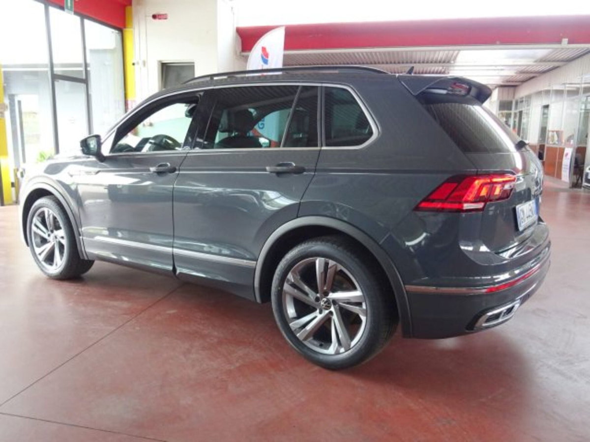 Volkswagen Tiguan 2.0 TDI 150 CV SCR DSG 4MOTION R-Line (6)