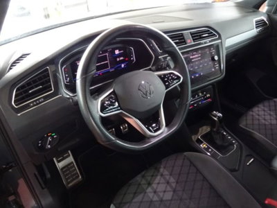 Volkswagen Tiguan 2.0 TDI 150 CV SCR DSG 4MOTION R-Line (9)