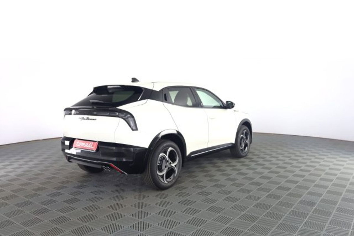 Alfa Romeo Junior 1.2 ibrida Q4 Milano Cortina 2026 145cv edct6 (4)
