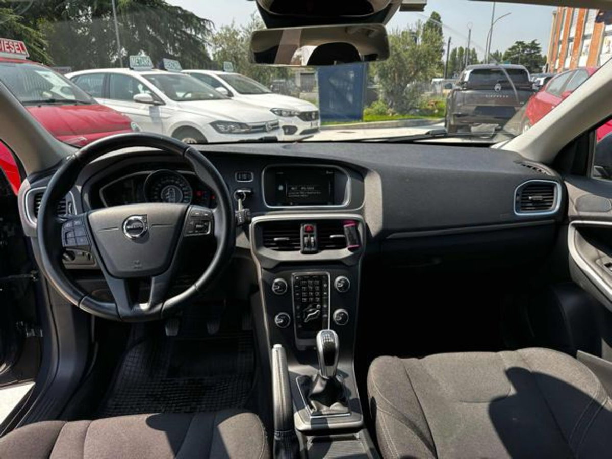 Volvo V40 D2 'eco' Momentum (11)
