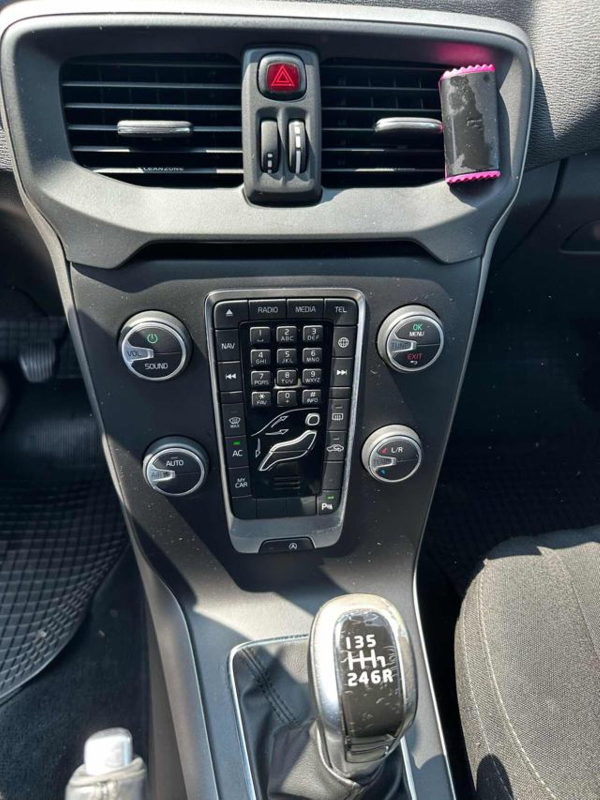 Volvo V40 D2 'eco' Momentum (16)