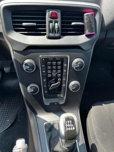 Volvo V40 D2 'eco' Momentum (16)