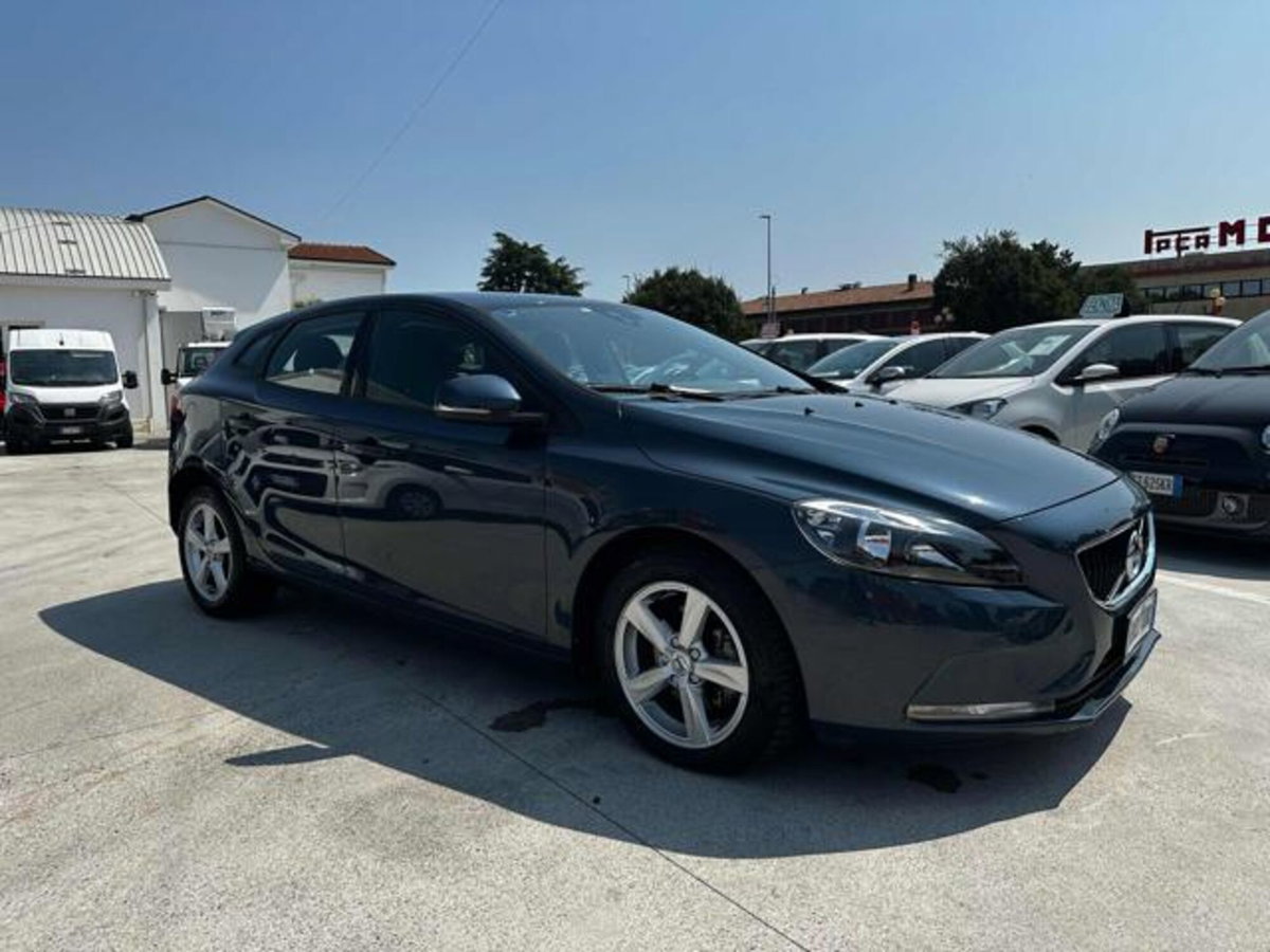 Volvo V40 D2 'eco' Momentum (3)