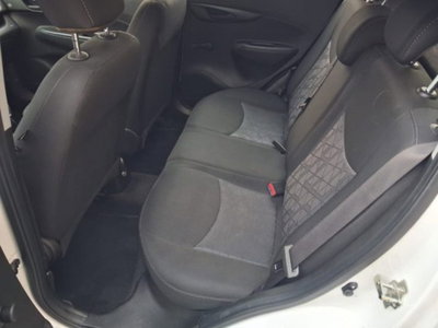 Opel Karl Rocks 1.0 73 CV (10)