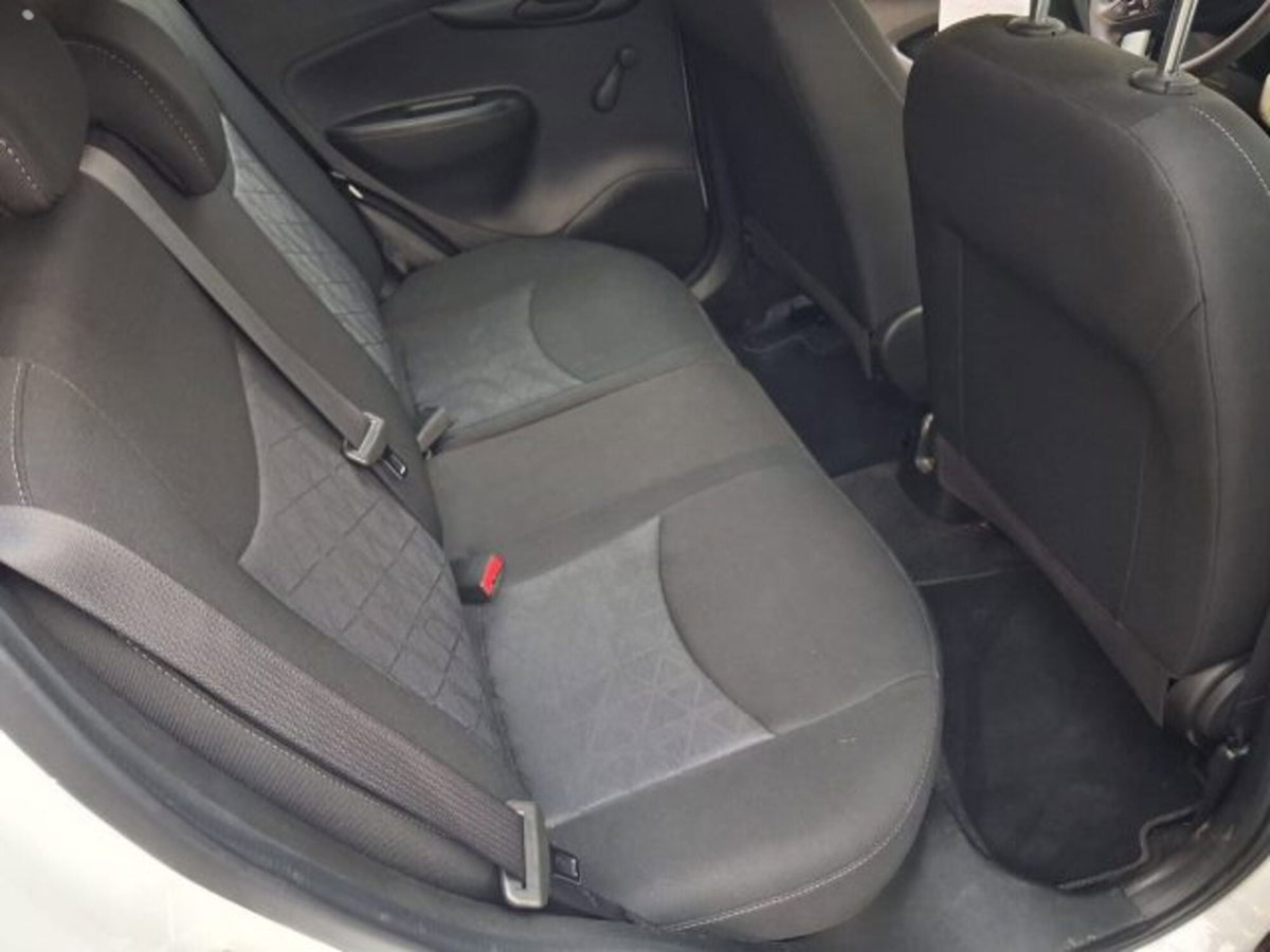 Opel Karl Rocks 1.0 73 CV (12)