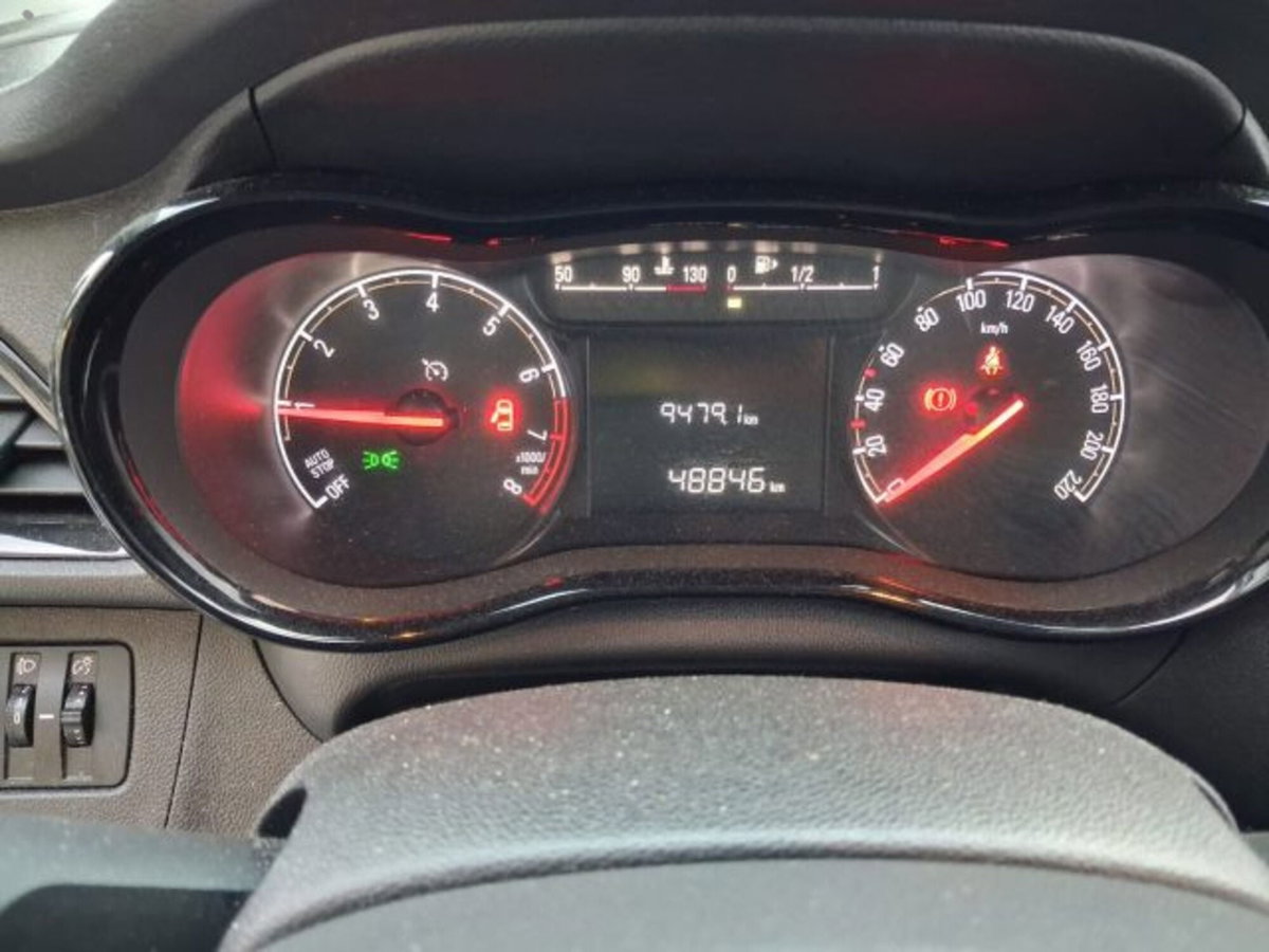 Opel Karl Rocks 1.0 73 CV (14)
