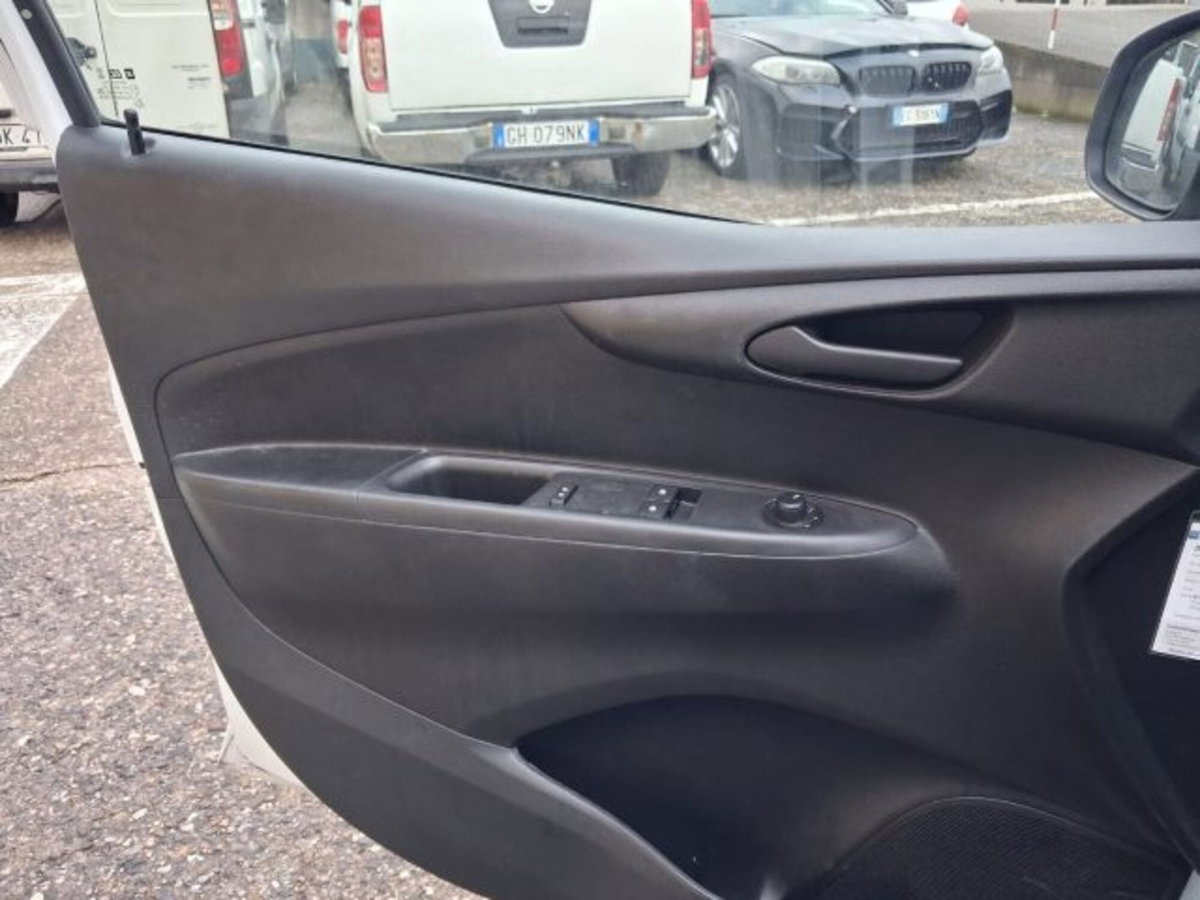 Opel Karl Rocks 1.0 73 CV (16)