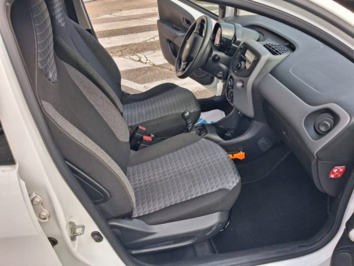 Peugeot 108 72 5 porte Active (12)