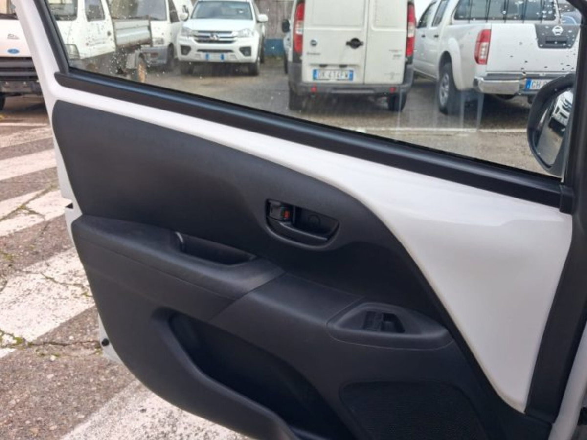 Peugeot 108 72 5 porte Active (9)