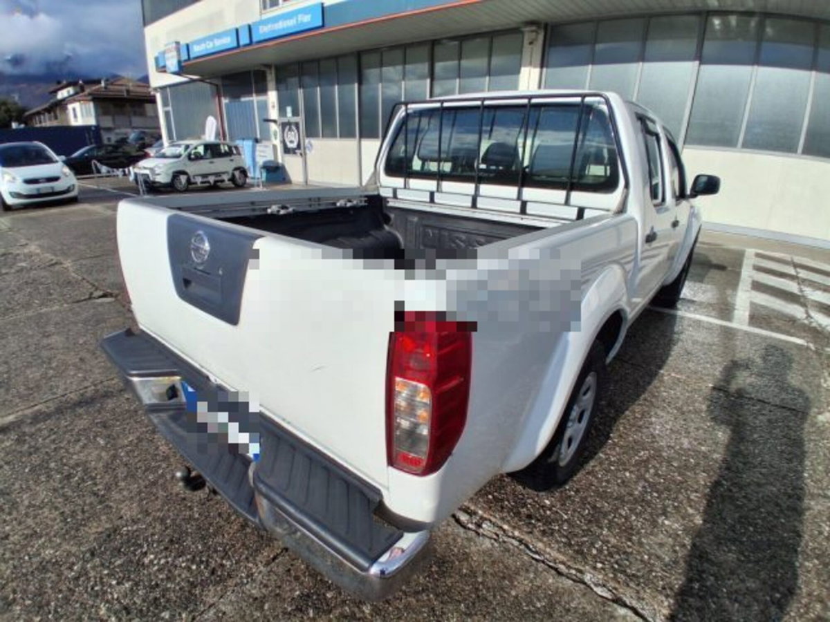 Nissan Navara 2.5 dCi 4 porte Double Cab XE (13)