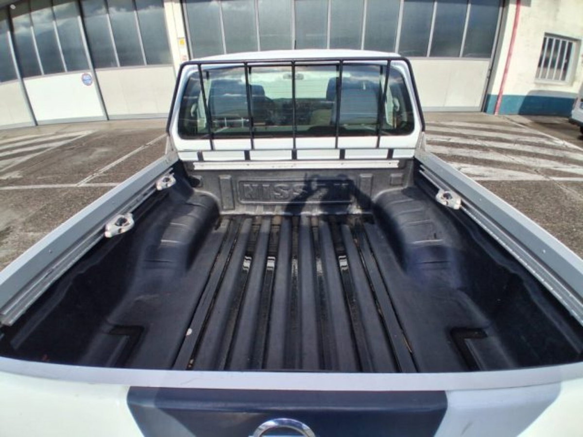 Nissan Navara 2.5 dCi 4 porte Double Cab XE (14)