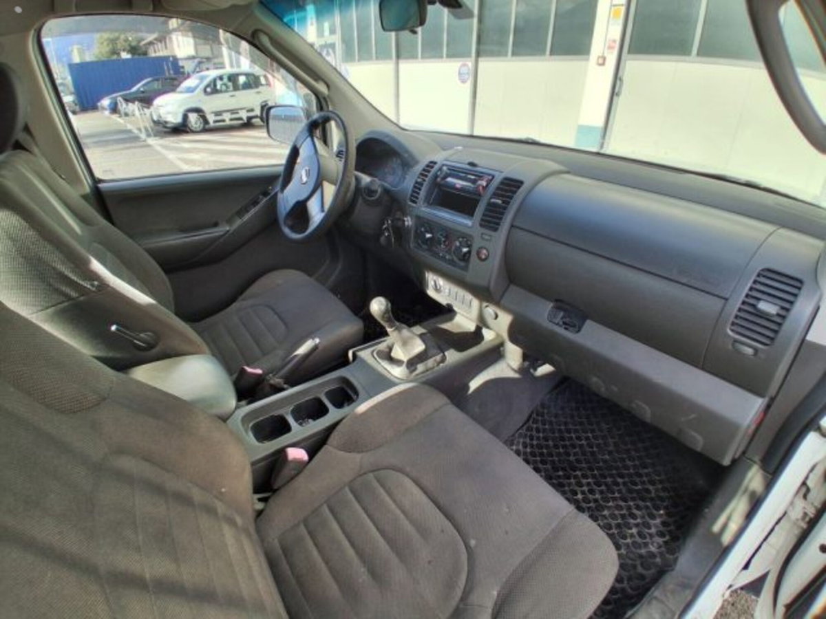 Nissan Navara 2.5 dCi 4 porte Double Cab XE (18)