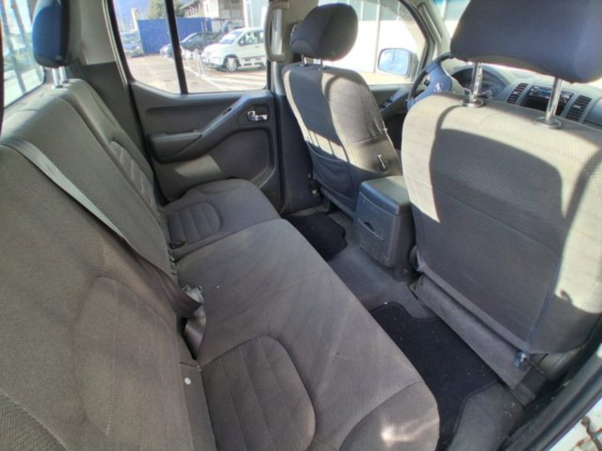Nissan Navara 2.5 dCi 4 porte Double Cab XE (19)