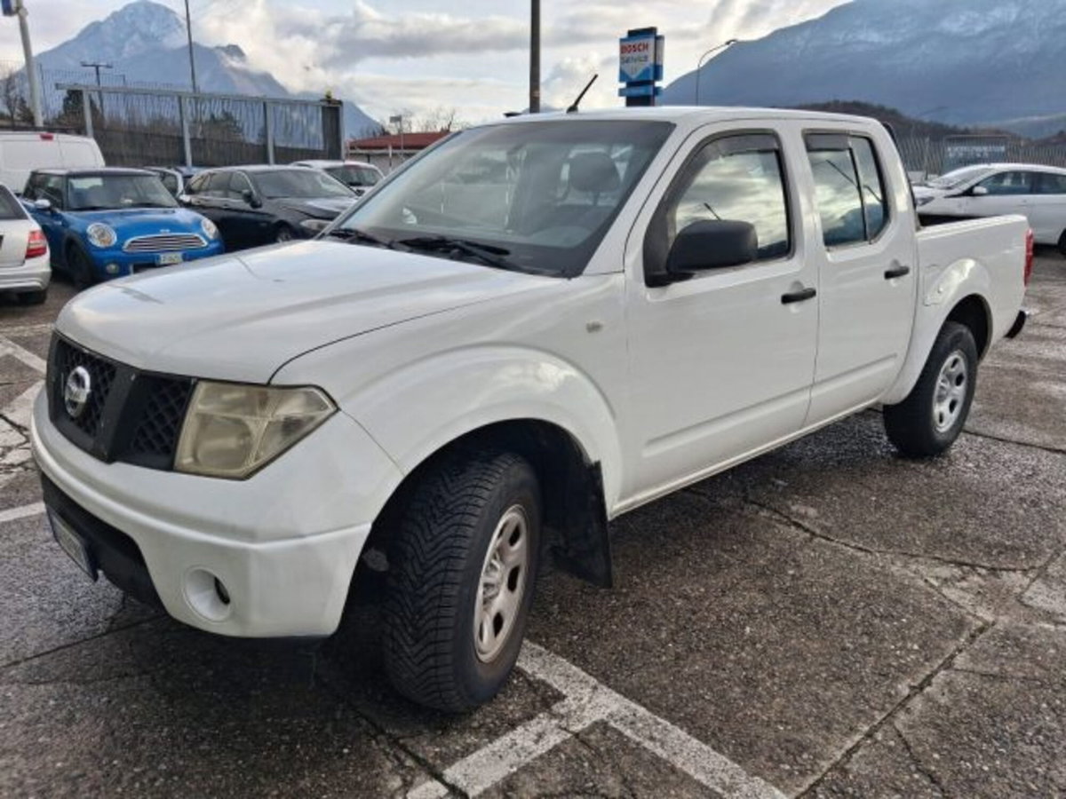 Nissan Navara 2.5 dCi 4 porte Double Cab XE (2)