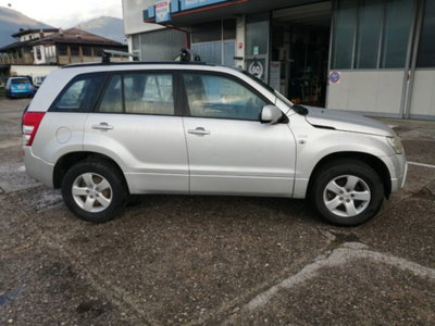 Suzuki Grand Vitara 1.9 DDiS 5 porte Crossover (7)