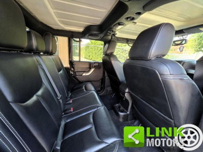 Jeep Wrangler Unlimited 2.8 CRD DPF Sahara (18)