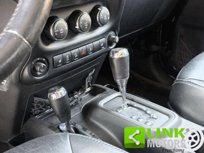 Jeep Wrangler Unlimited 2.8 CRD DPF Sahara (19)
