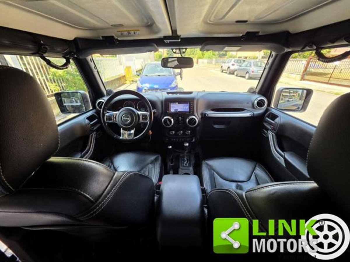 Jeep Wrangler Unlimited 2.8 CRD DPF Sahara (5)