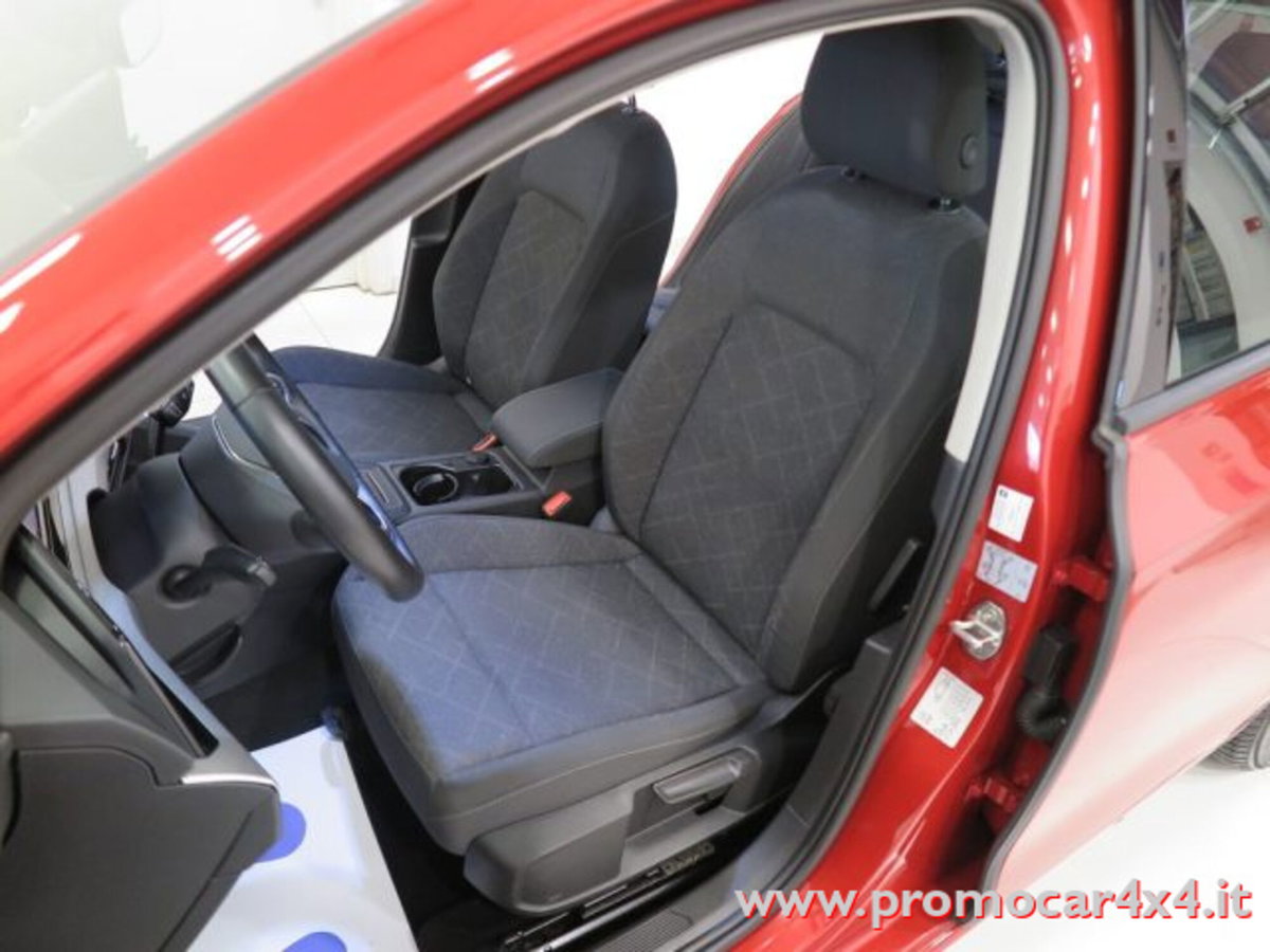Volkswagen Golf 1.0 TSI EVO Life (10)