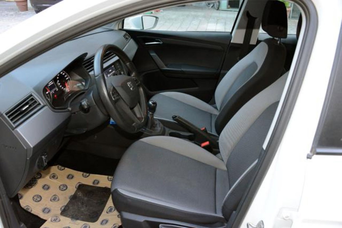 SEAT Ibiza 1.0 TGI 5 porte Style (8)