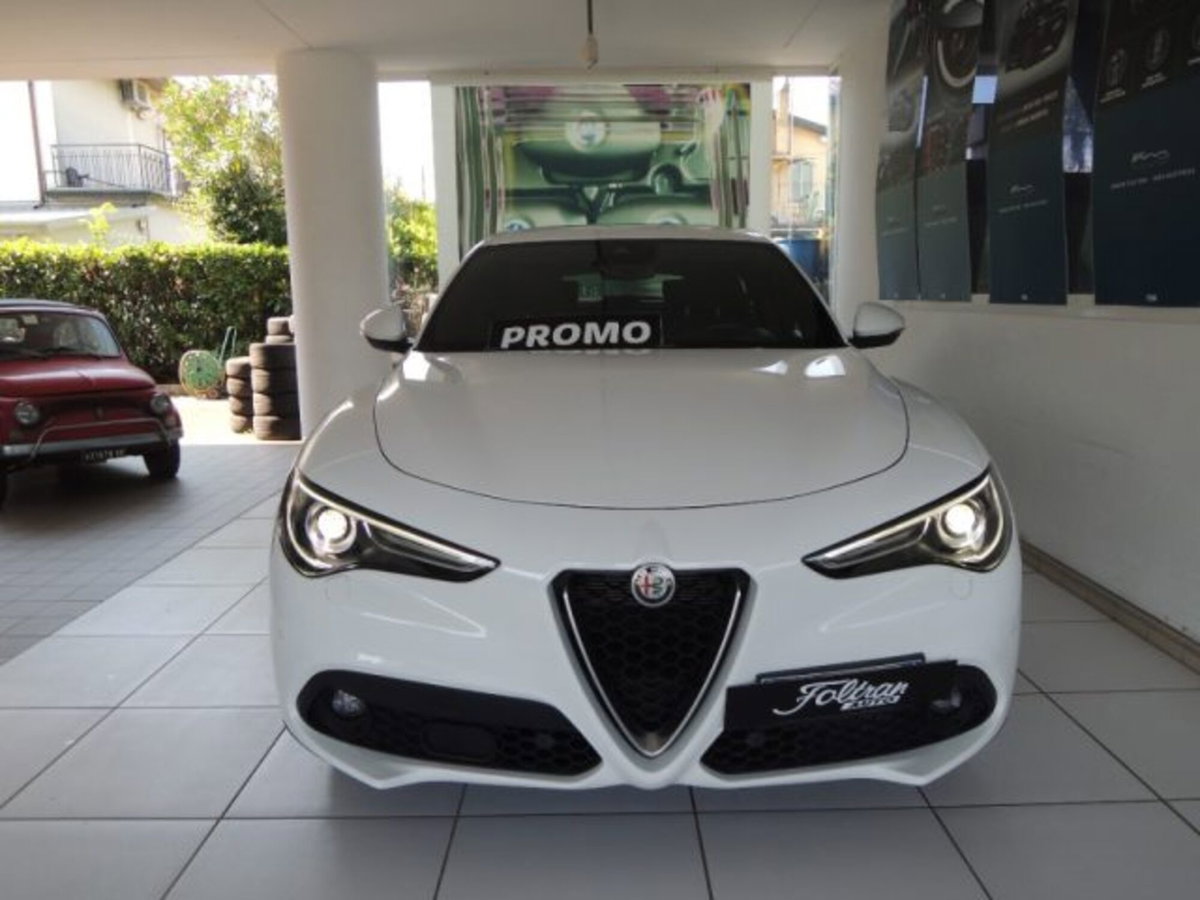 Alfa Romeo Stelvio Stelvio 2.2 Turbodiesel 160 CV AT8 RWD Super Business (2)