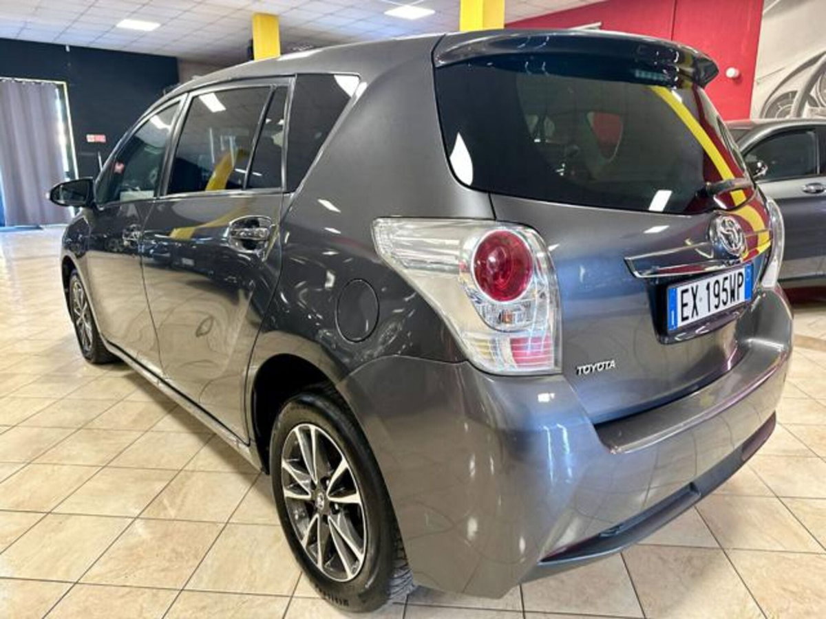 Toyota Verso 1.6 D-4D 7 posti (4)