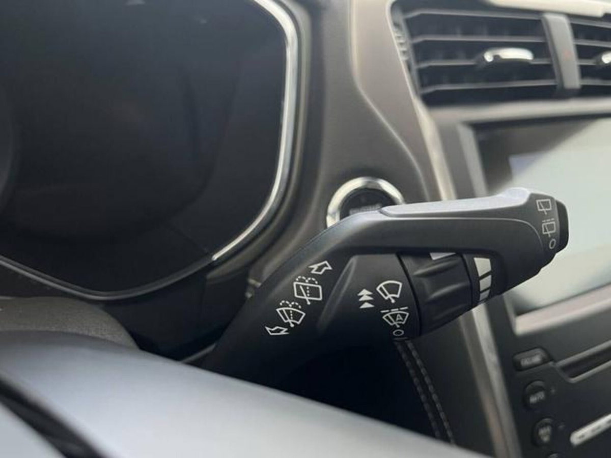 Ford Mondeo Station Wagon Full Hybrid 2.0 187 CV eCVT SW Vignale (16)