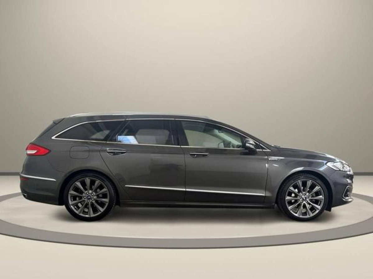 Ford Mondeo Station Wagon Full Hybrid 2.0 187 CV eCVT SW Vignale (4)