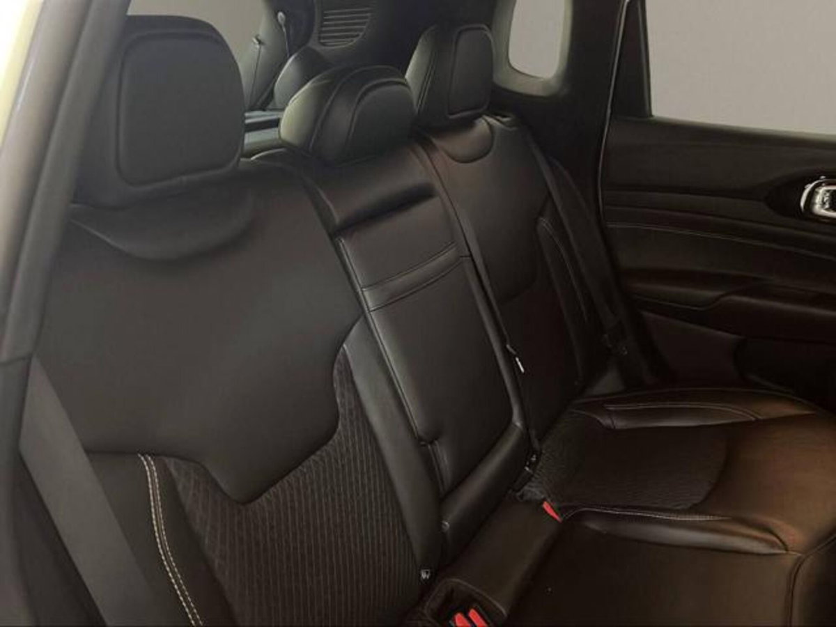 Jeep Compass 1.3 T4 190CV PHEV AT6 4xe 80° Anniversario (12)