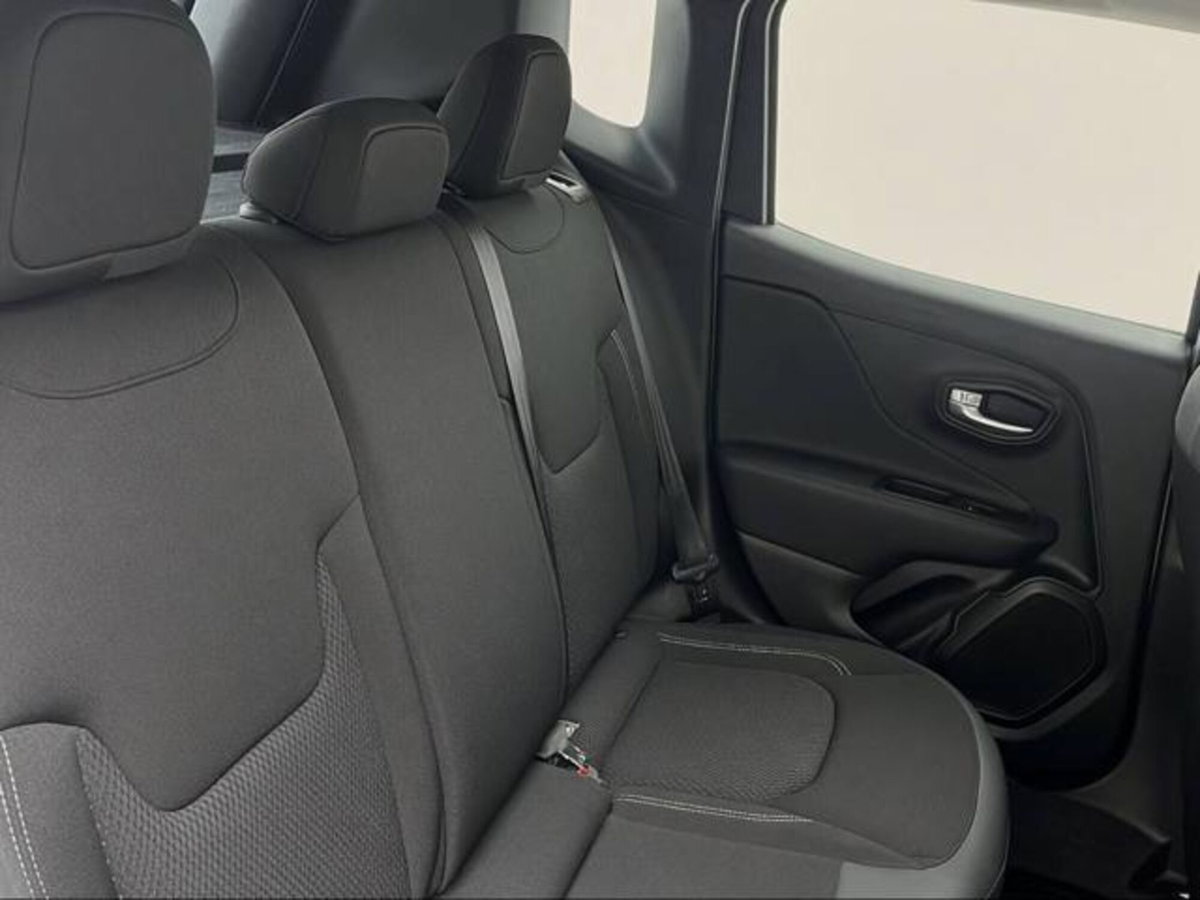 Jeep Renegade 1.3 T4 190CV PHEV 4xe AT6 Limited (12)