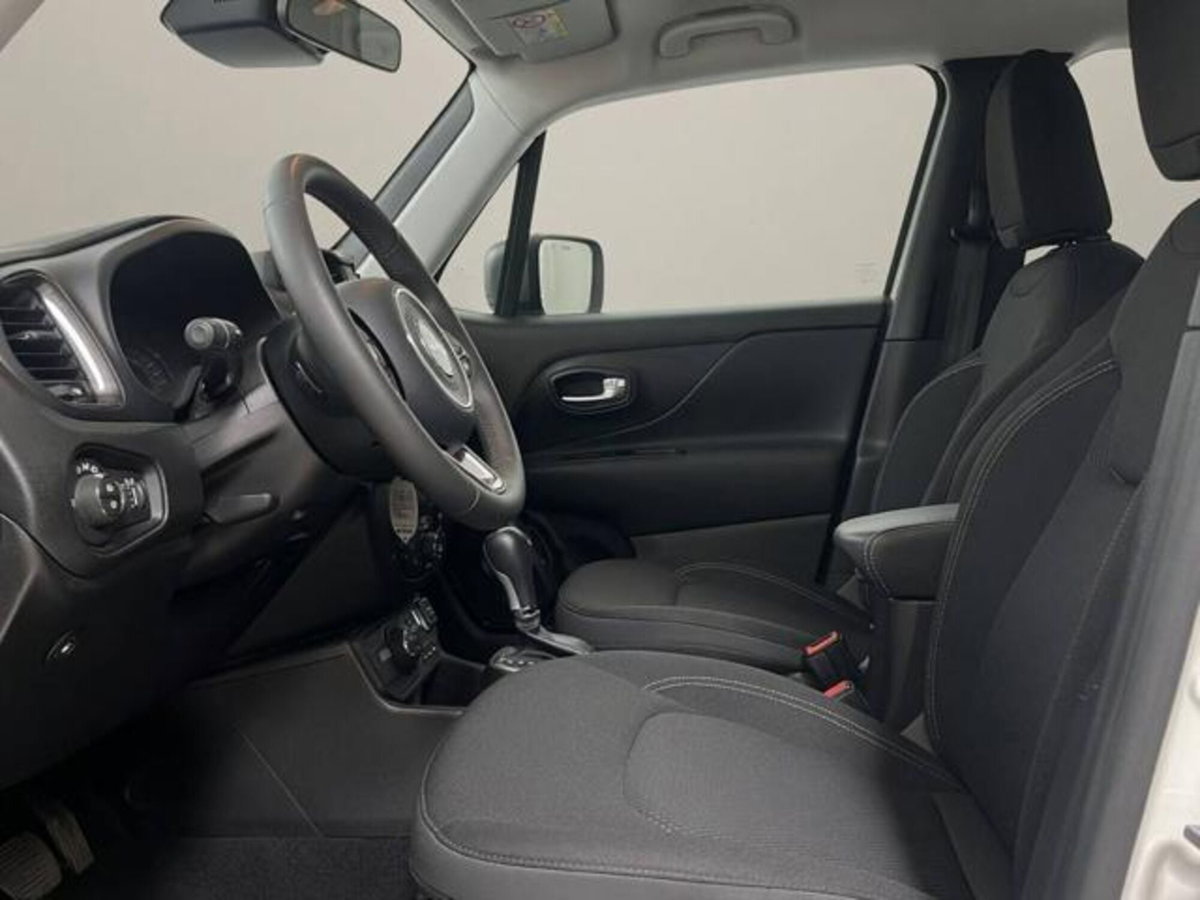 Jeep Renegade 1.3 T4 190CV PHEV 4xe AT6 Limited (8)