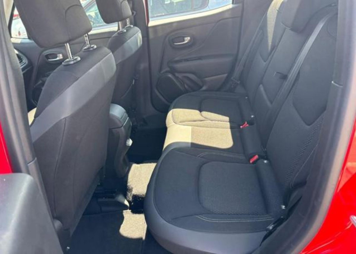 Jeep Renegade 1.3 T4 190CV PHEV 4xe AT6 Limited (7)