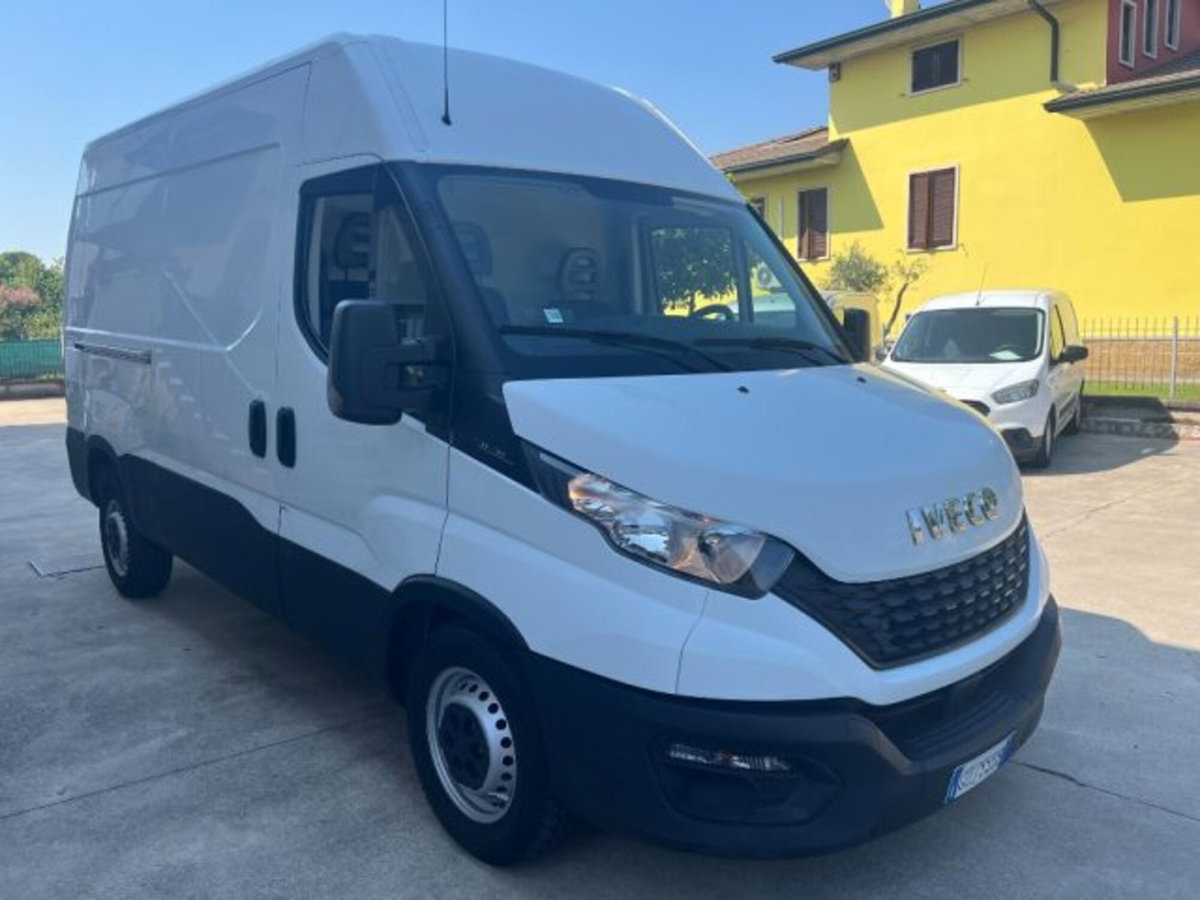 Iveco Daily Furgone 33S12V 2.3 HPT PM-TM Furgone (3)