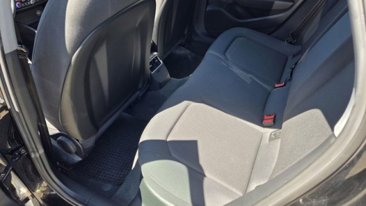 Audi A3 Sportback 30 g-tron S tronic Business (15)