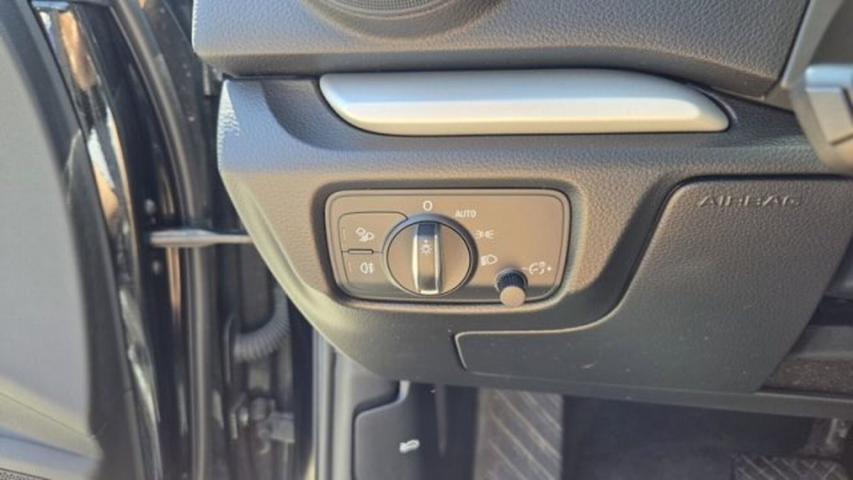 Audi A3 Sportback 30 g-tron S tronic Business (20)