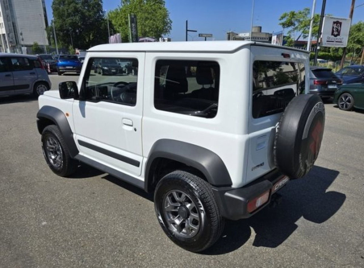 Suzuki Jimny 1.5 5MT Top (4)