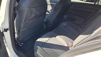 Volkswagen Golf 2.0 TDI 150 CV DSG SCR R-Line (13)