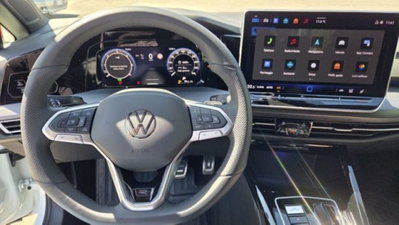 Volkswagen Golf 2.0 TDI 150 CV DSG SCR R-Line (18)