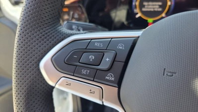 Volkswagen Golf 2.0 TDI 150 CV DSG SCR R-Line (19)