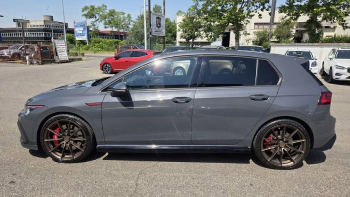 Volkswagen Golf 2.0 tsi GTI MT Ultimate 245cv (3)