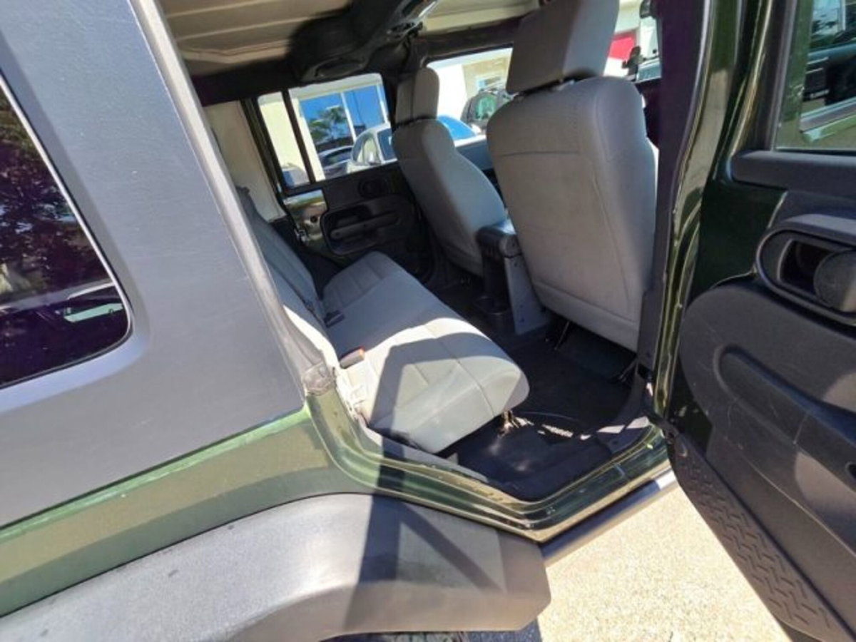 Jeep Wrangler Unlimited 2.8 CRD Rubicon (18)