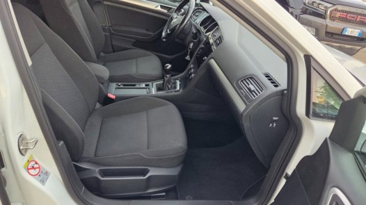 Volkswagen Golf 1.0 TSI 85 CV 5p. Trendline BlueMotion Technology (13)